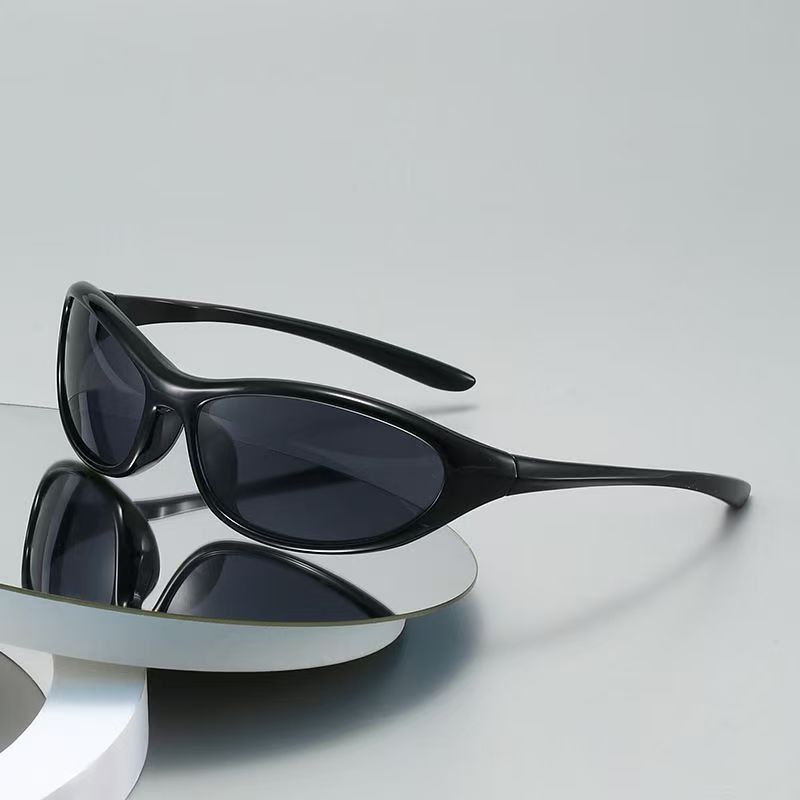 Okulary przeciwsłoneczne w sty – Designer Sunglasses recenzja i cena