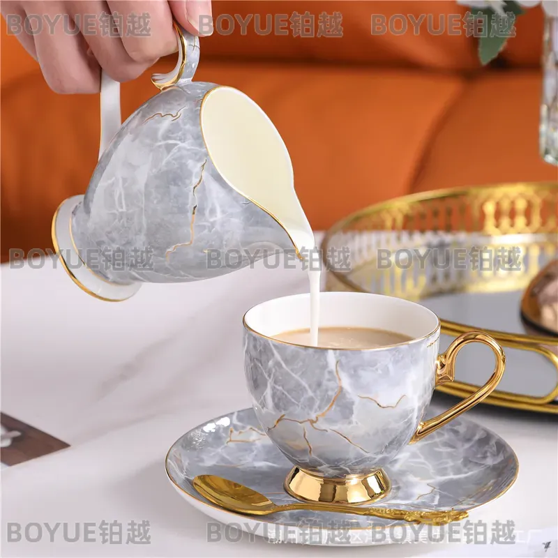 Luksusowy zestaw filiżanek i s – Luxury Gift Set recenzja i cena